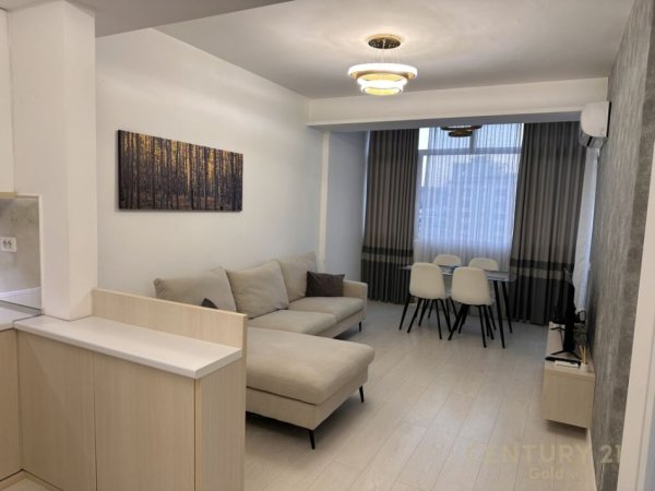 Tirane, jepet me qera apartament 1+1+Aneks+Ballkon Kati 5, 44 m² 700 € (Bllok)