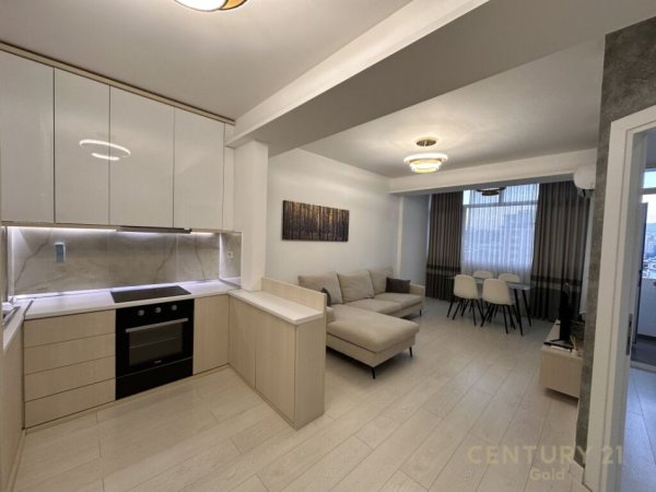 Tirane, jepet me qera apartament 1+1+Aneks+Ballkon Kati 5, 44 m² 700 € (Bllok)