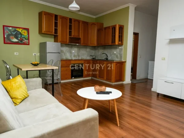 Tirane, jepet me qera apartament 1+1+Aneks+Ballkon Kati 5, 65 m² 650 € (Blv. Zogu i Pare)