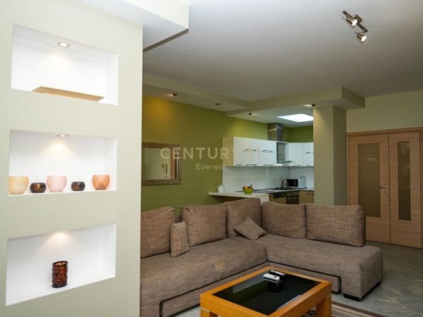 Tirane, jepet me qera apartament 2+1+Aneks+Ballkon Kati 10, 113 m² 1.500 € (RTSH)