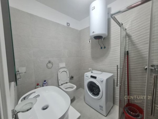 Tirane, jepet me qera apartament 2+1+Aneks+Ballkon Kati 4, 81 m² (Turdiu)