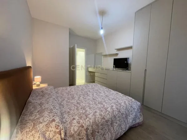 Tirane, jepet me qera apartament 1+1+Aneks+Ballkon Kati 9, 73 m² 600 € (Bulevardi i Ri)