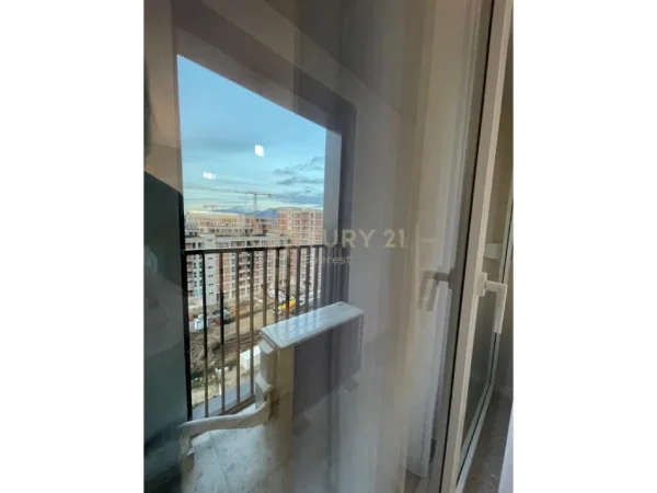 Tirane, jepet me qera apartament 1+1+Aneks+Ballkon Kati 9, 73 m² 600 € (Bulevardi i Ri)