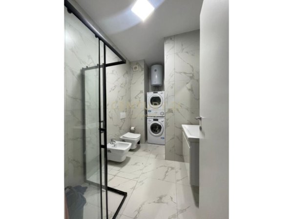 Tirane, jepet me qera apartament 1+1+Aneks+Ballkon Kati 9, 73 m² 600 € (Bulevardi i Ri)