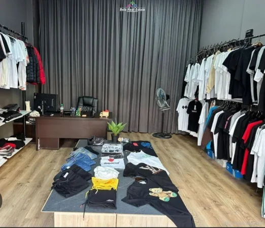 Tirane, jepet me qera dyqan Kati 0, 36 m² 600 € (rruga bardhyl)