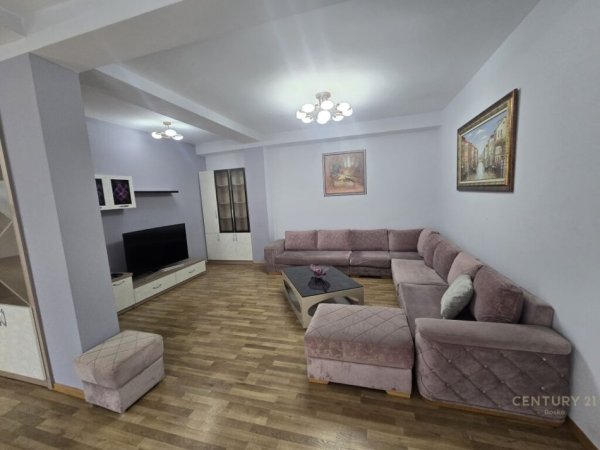 Tirane, jepet me qera Vile 3 Katshe Kati 2, 260 m² 1.400 € (Jordan Misja)