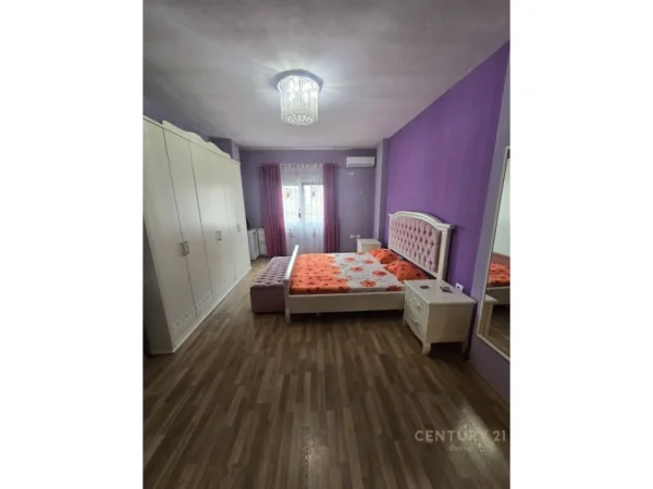 Tirane, jepet me qera Vile 3 Katshe Kati 2, 260 m² 1.400 € (Jordan Misja)