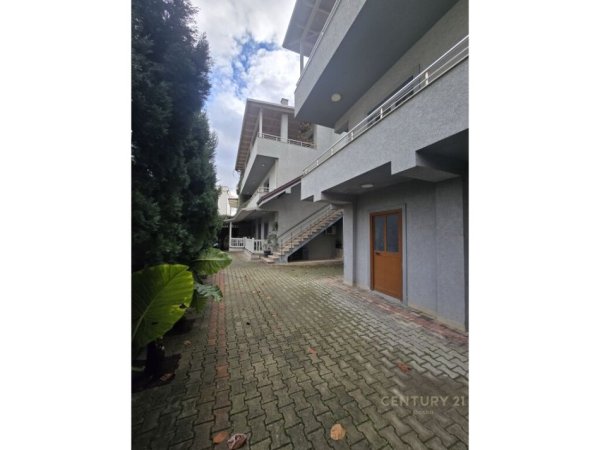 Tirane, jepet me qera Vile 3 Katshe Kati 2, 260 m² 1.400 € (Jordan Misja)