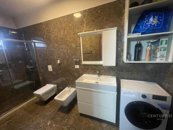Tirane, jepet me qera Vile 3 Katshe Kati 2, 260 m² 1.400 € (Jordan Misja)