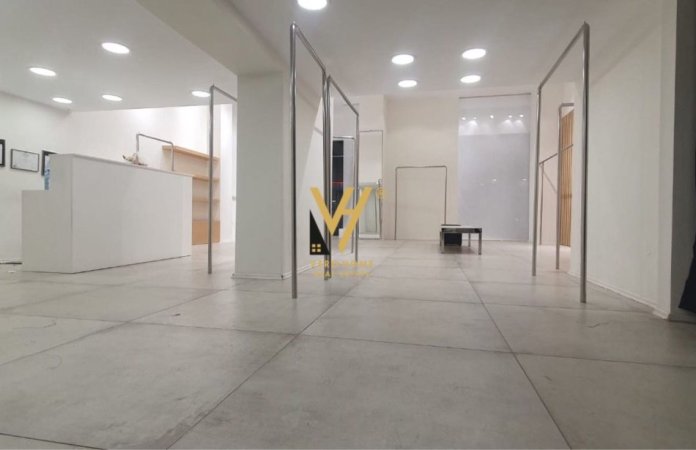 Tirane, shitet dyqan Kati 0, 160 m² 560.000 € (XHAMLLIK)