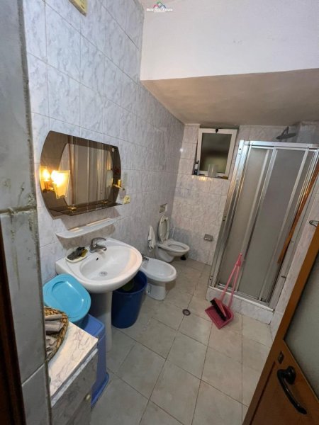 Tirane, jepet me qera apartament 2+1 Kati 2, 80 m² 500 € (ishrestorant durresi)