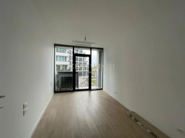 Tirane, jepet me qera zyre Kati 1, 89 m² 1.350 € (Lake View)