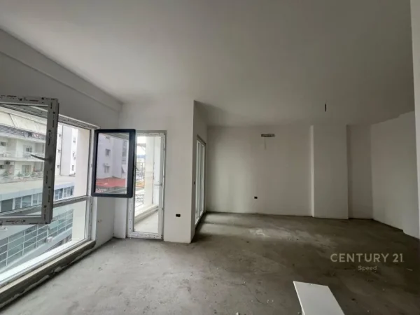 Tirane, shes apartament 2+1+Aneks+Ballkon Kati 3, 110 m² 237.000 € (Zogu i Zi)