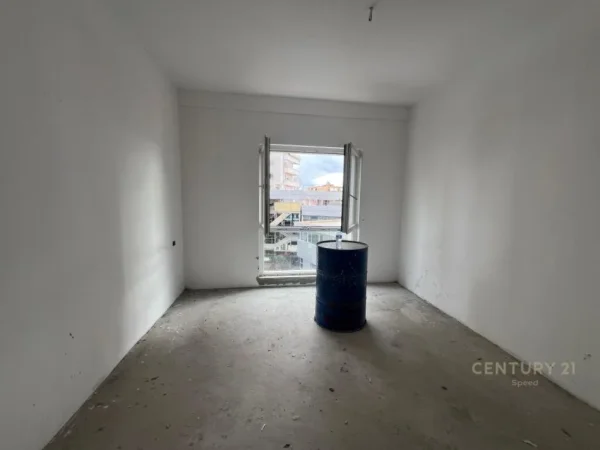 Tirane, shes apartament 2+1+Aneks+Ballkon Kati 3, 110 m² 237.000 € (Zogu i Zi)