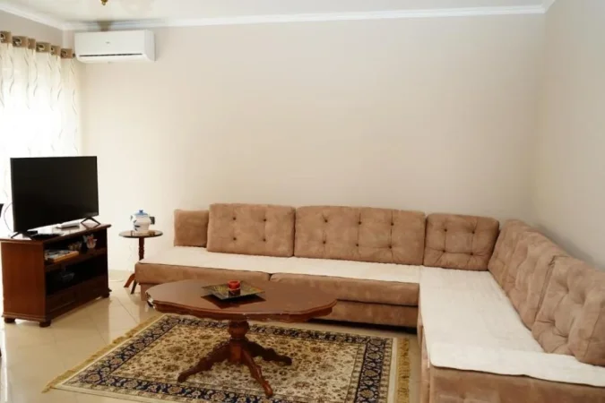 Tirane, jepet me qera apartament 2+1 Kati 5, 120 m² 780 € (Selvia)