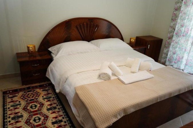 Tirane, jepet me qera apartament 2+1 Kati 5, 120 m² 780 € (Selvia)