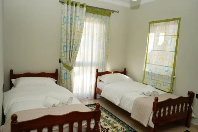 Tirane, jepet me qera apartament 2+1 Kati 5, 120 m² 780 € (Selvia)