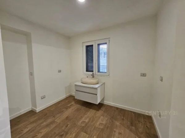 Tirane, shes apartament 2+1+Aneks+Ballkon Kati 3, 83 m² 220.000 € (Blloku)