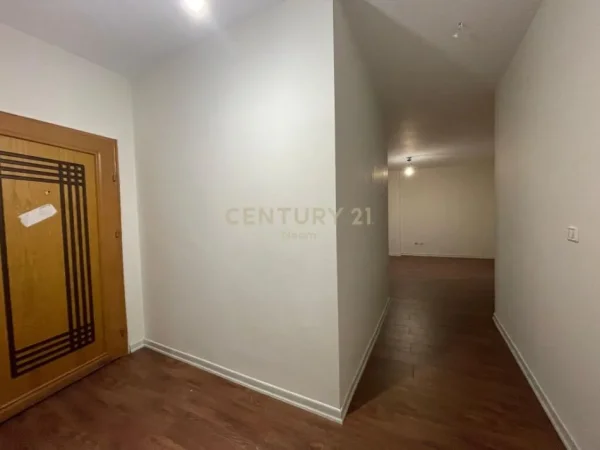 Tirane, shes apartament 2+1 Kati 1, 77 m² 140.000 € (Liqeni i Thate)