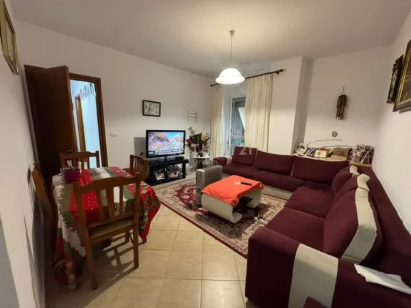 Tirane, shes apartament 2+1+Aneks+Ballkon Kati 2, 95 m² 200.000 € (Selvia)