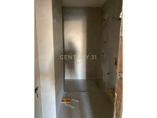 Tirane, shes apartament 1+1+Aneks+Ballkon Kati 2, 75 m² 128.000 € (Xhamllik)