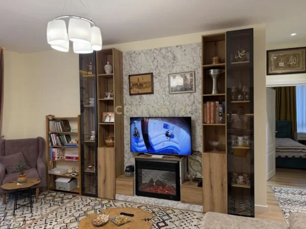 Tirane, shes apartament 2+1+Aneks+Ballkon Kati 3, 101 m² 209.000 € (Medreseja)