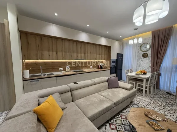 Tirane, shes apartament 2+1+Aneks+Ballkon Kati 3, 101 m² 209.000 € (Medreseja)