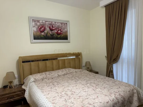 Tirane, shes apartament 2+1+Aneks+Ballkon Kati 3, 101 m² 209.000 € (Medreseja)