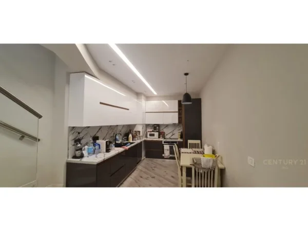 Tirane, shes apartament duplex Dublex Kati 1, 241 m² 369.000 € (KODRA E DIELLIT 2)