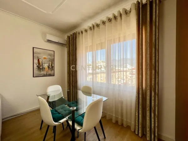 Tirane, shes apartament 2+1+Aneks+Ballkon Kati 6, 100 m² 279.000 € (Blloku)