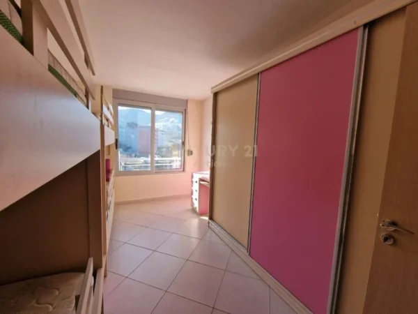 Tirane, shes apartament+verande | Penthouse 2+1+Aneks+Ballkon Kati 5, 133 m² 185.000 € (Selite)