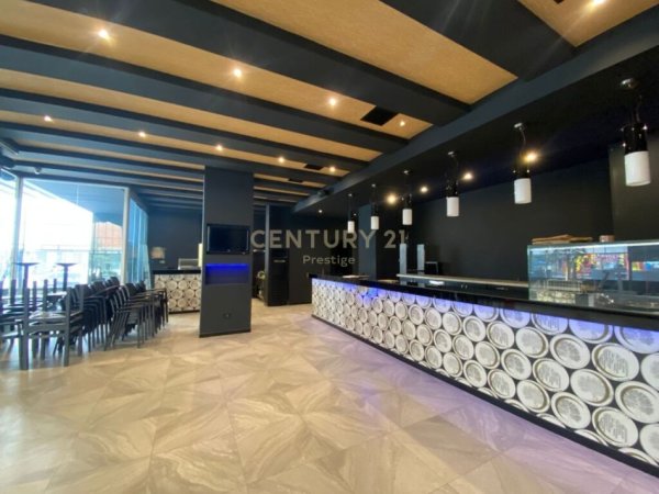 Tirane, jepet me qera bar-resorant Kati 0, 200 m² 1.000 € (Astir)