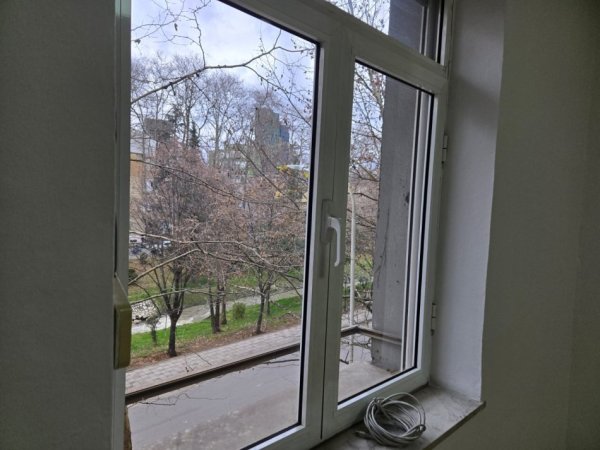 Tirane, jepet me qera 2+1 , 65 m² 600€ (Bulevardi Bajram Curri (Kinema Agimi))