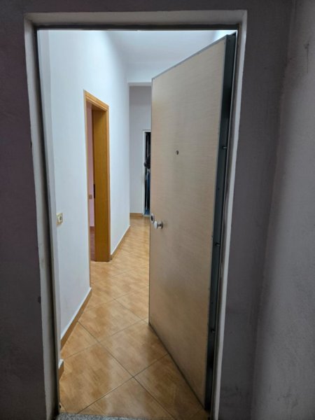 Tirane, jepet me qera 2+1 , 65 m² 600€ (Bulevardi Bajram Curri (Kinema Agimi))