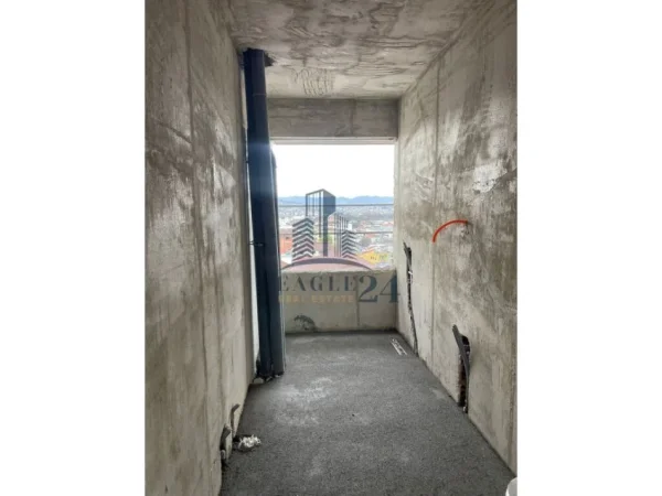 Shitet apartament 2+1 , 88 m² 72.999 € (Kamez)