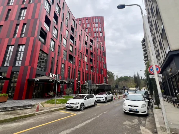 Tirane, shitet ambjent biznesi Kati 0, 170 m² 140.000 € (rruga e elbasanit)