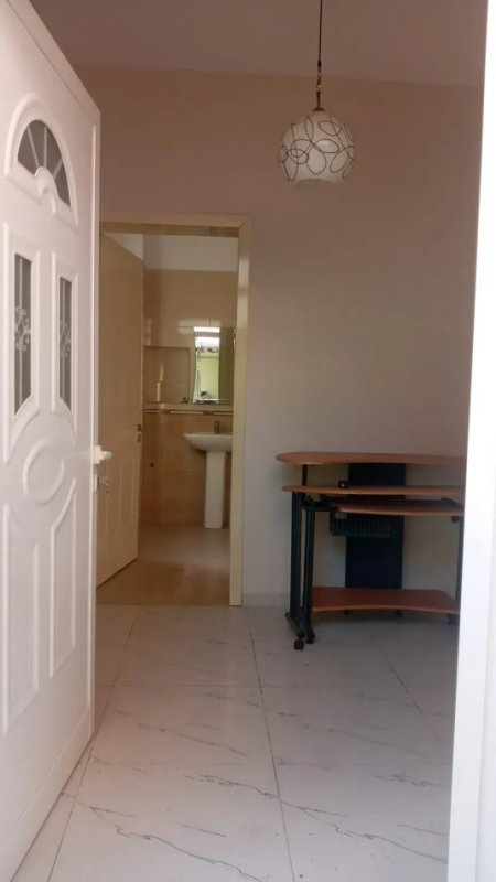 Tirane, jepet me qera Vile 3 Katshe , 400 m² 1.600 € (Paskuqan)