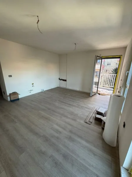 Tirane, shitet apartament 1+1 Kati 1, 145.000 m² 145.000 € (Xhomllik, Rruga Telo Ndini)