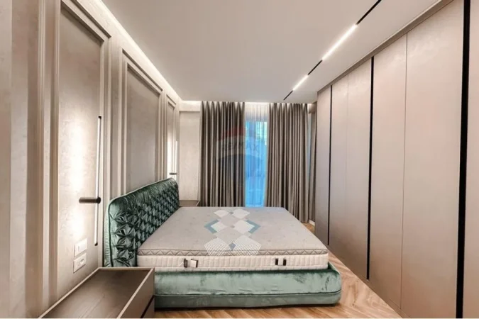 Tirane, jepet me qera apartament 2+1+Ballkon Kati 7, 105 m² 1.500 € 