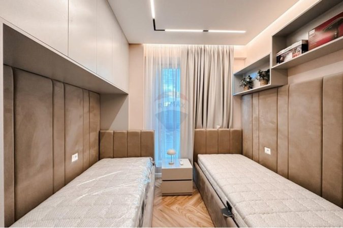 Tirane, jepet me qera apartament 2+1+Ballkon Kati 7, 105 m² 1.500 € 