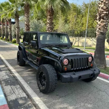 Tirane, shes makine Jeep Wrangler Benzin, e zeze automatik Kondicioner 201.000 km 13.900 €
