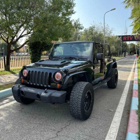 Tirane, shes makine Jeep Wrangler Benzin, e zeze automatik Kondicioner 201.000 km 13.900 €