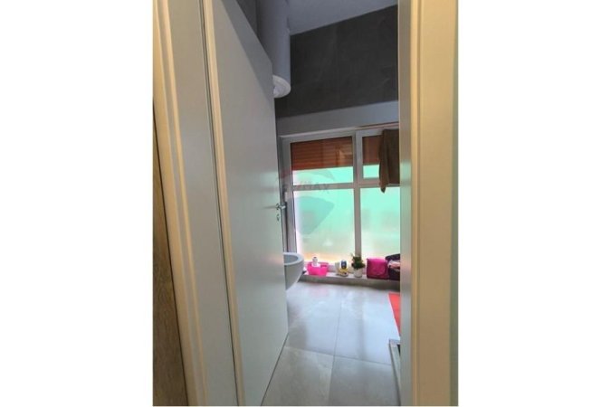 Tirane, jepet me qera apartament 2+1+Aneks+Ballkon Kati 3, 98 m² 149.500 € (Ali Demi)
