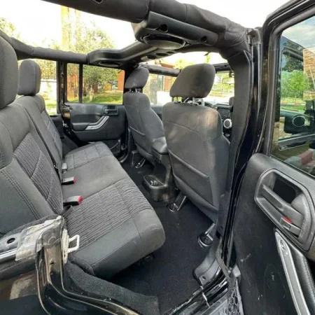 Tirane, shes makine Jeep Wrangler Benzin, e zeze automatik Kondicioner 201.000 km 13.900 €