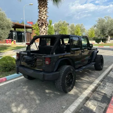 Tirane, shes makine Jeep Wrangler Benzin, e zeze automatik Kondicioner 201.000 km 13.900 €