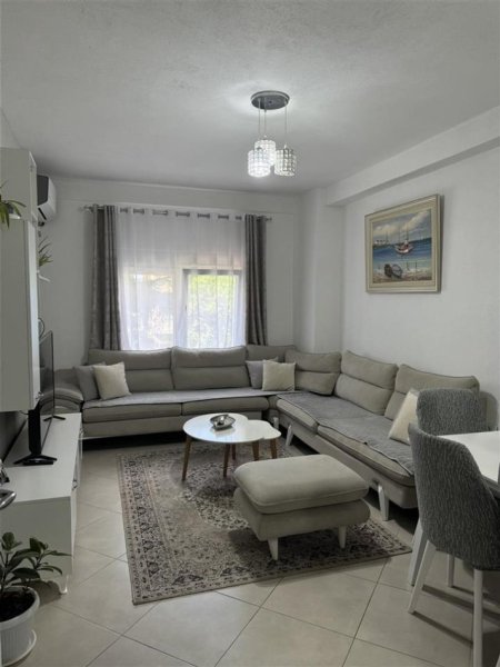 Tirane, jap me qera apartament 2+1+Ballkon Kati 1, 85 m² 600 € (Don Bosko)