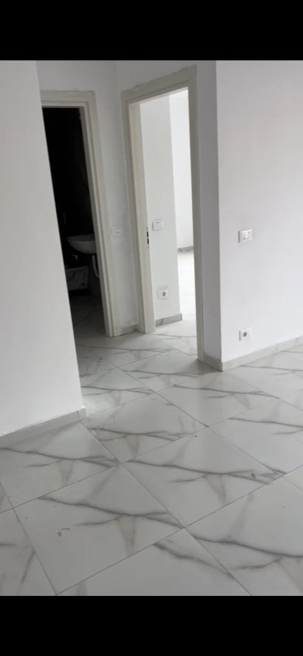Tirane, jepet me qera ambjent biznesi Kati 5, 113 m² 780 € (Myslym Shyr)