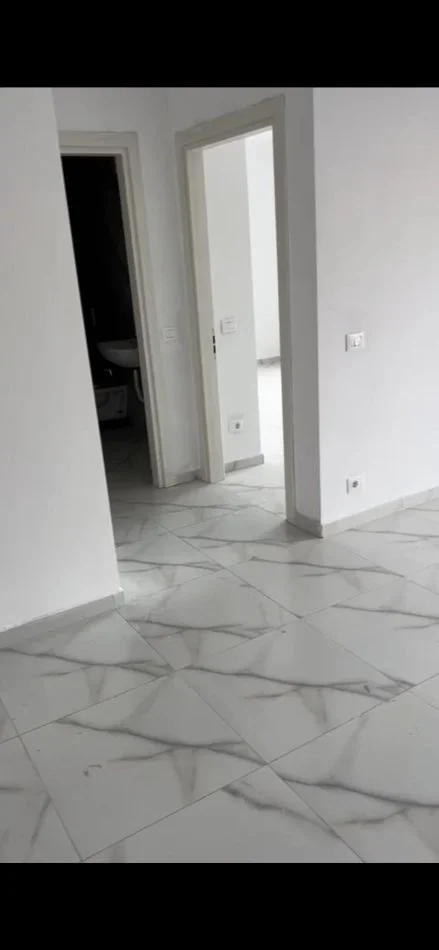 Tirane, jepet me qera ambjent biznesi Kati 5, 113 m² 780 € (Myslym Shyr)