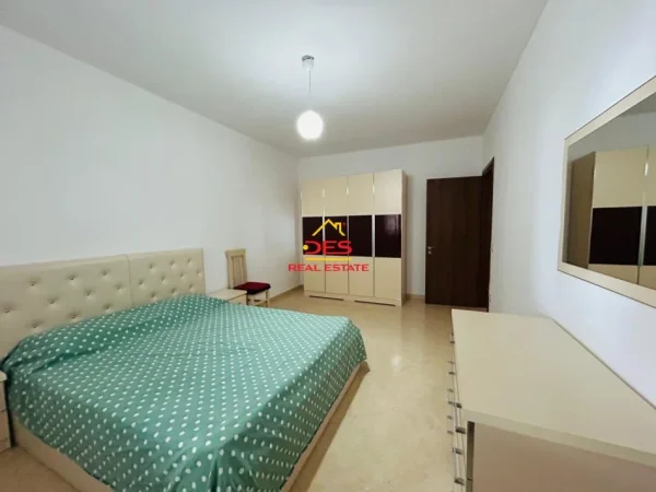 Vlore, shitet apartament 1+1+Ballkon Kati 3, 88 m² 160.000 € (Rruga Murat Tërbaçi)
