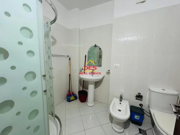 Vlore, shitet apartament 1+1+Ballkon Kati 3, 88 m² 160.000 € (Rruga Murat Tërbaçi)